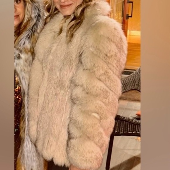 Natural Blue Fox Fur Coat - Picture 9 of 10